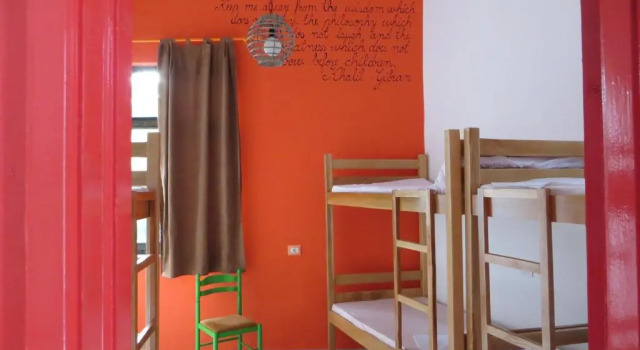 Кровать в общем номере Hostel Durres