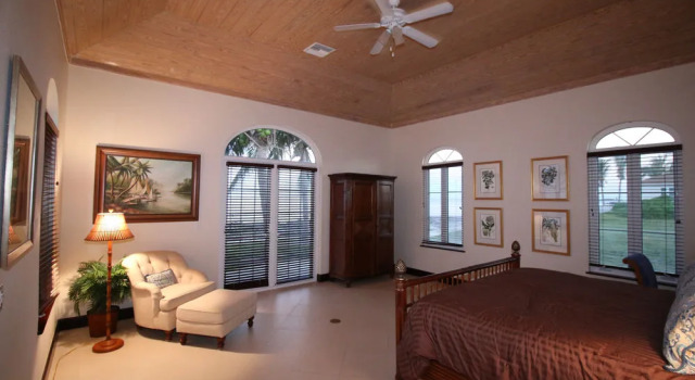 Waterside Escapes Villa, Book Villa Villas in West End, Villa