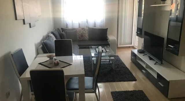 LUX Apartments Podgorica III, Book Apartment Hotels in Podgorica County with Parking, Parking