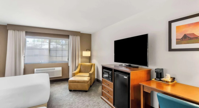 Четырёхместный номер Standard Comfort Inn & Suites Susanville