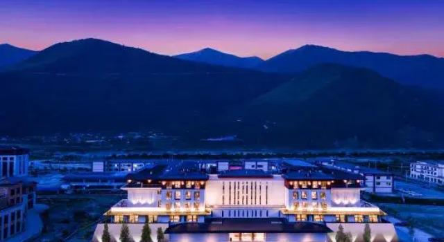 LinZhi Joy Crown Resort hotel, Boek Resort Zakenhotels in Tibet, 4* 5*