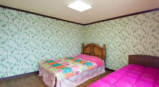 Goseong Naiaseu Pension, Rezerwuj Hotel Hotele w Gangwon-Do z parkingiem, Parking