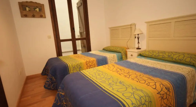 Apartamento Anglada 6, Book Apartment Hotels in Aragon with Parking, Parking