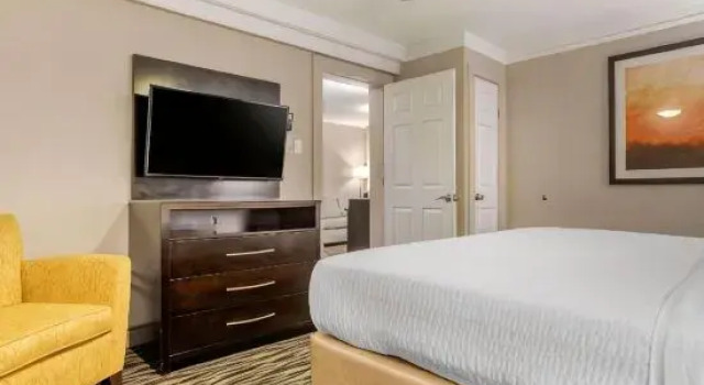 Люкс Clarion Inn Conference Center