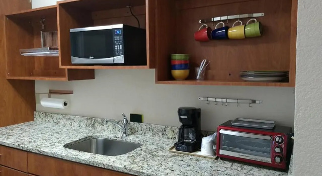 Двухместный люкс c 1 комнатой Super 8 by Wyndham North Palm Beach