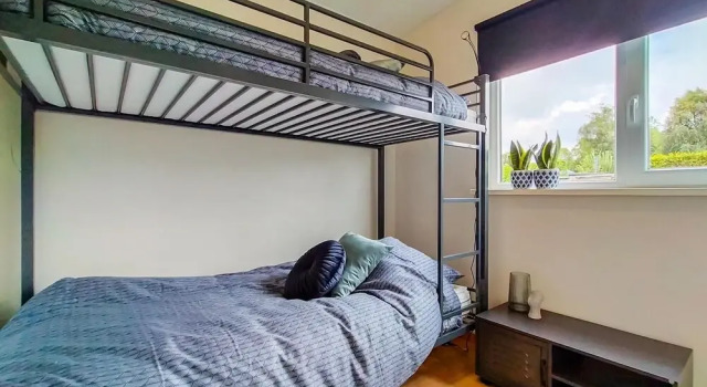 Pet Friendly Home In Heinkenszand With Wifi, Book Hotel Goes 