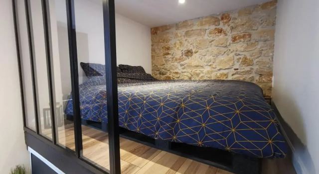 Studio Atypique Immeuble de 1820 (Adults Only), Book Apartment Hotels in Fumel with Parking, Parking
