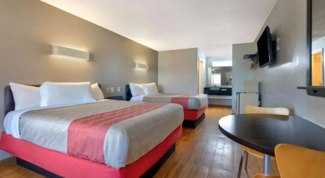Четырёхместный номер Standard Motel 6-Cookeville, TN