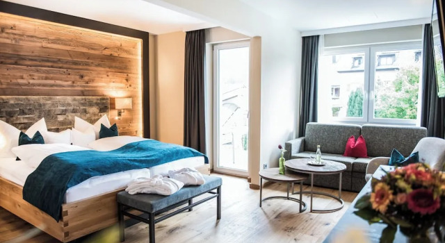 Полулюкс с балконом Hotel zur Post
