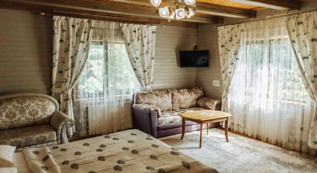 Hotel Velyka Vedmedytsya, Rezervovat Hotel Jaremče 