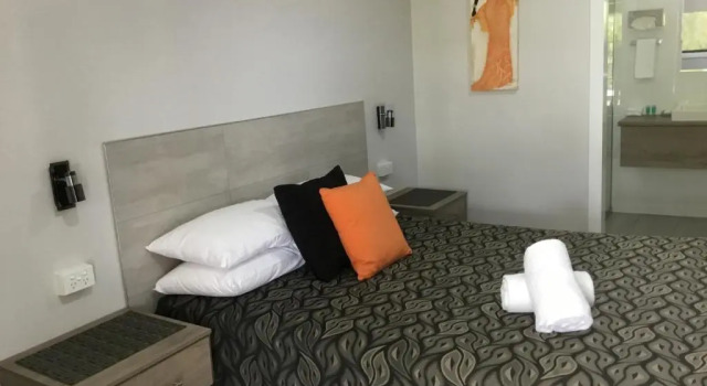 Двухместный номер Deluxe Golden Palms Motor Inn
