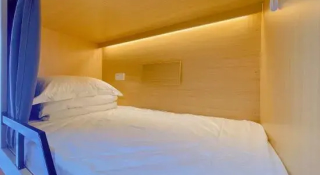 Кровать в общем номере (мужской номер) с видом на город UTHHOME Youth Hostel (Chongqing Jiefangbei Hongyadong)