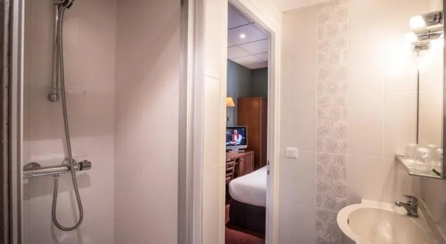 Трёхместный номер Standard с балконом Hotel Charlemagne