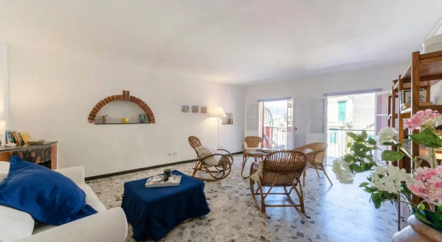 ALTIDO Spacious 2 BR Apt with Terrace at the Heart of the Vernazza