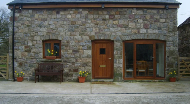 Cozy Cottage in Ystradgynlais With Garden