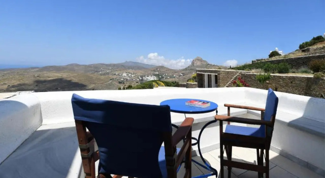 Вилла с 2 комнатами с видом на море Tinos Sky View Villa