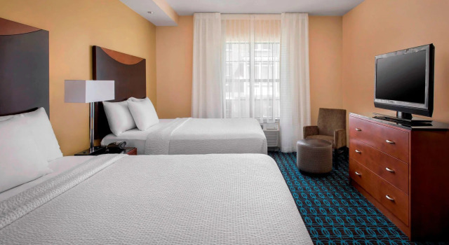 Четырёхместный люкс Fairfield Inn & Suites Baltimore Downtown/Inner Harbor