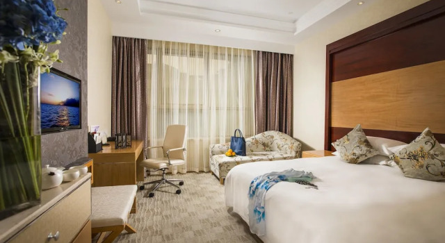 Двухместный номер Business с видом на озеро Huachen International Hotel