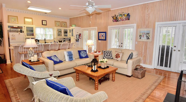#703 Ford 5 Bedrooms 4 Bathrooms Home, Book Feriehus Sommerhuse i Debordieu Colony, Hytte