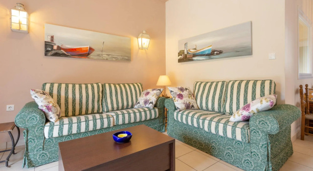 Fay Apartment Walk to Beach Sea Views A C Wifi Car Not Required - 2617