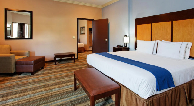 Люкс с 2 комнатами Holiday Inn Express Benicia by IHG