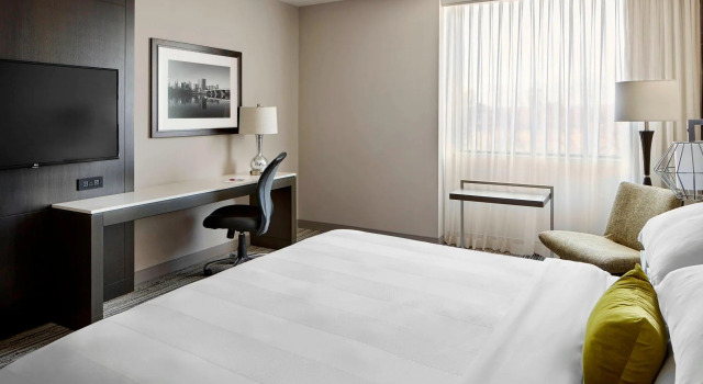 Двухместный люкс с 2 комнатами Marriott Hartford/Windsor Airport