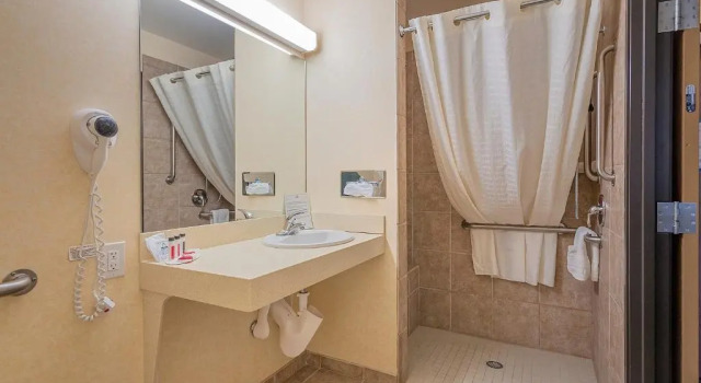 Номер Standard Days Inn by Wyndham Manitou Springs