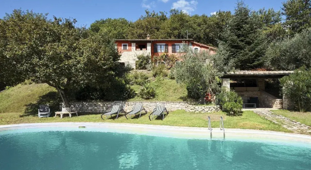 Casale Rosso, Varaa Hotelli Sant'Anatolia di Narco Umbria