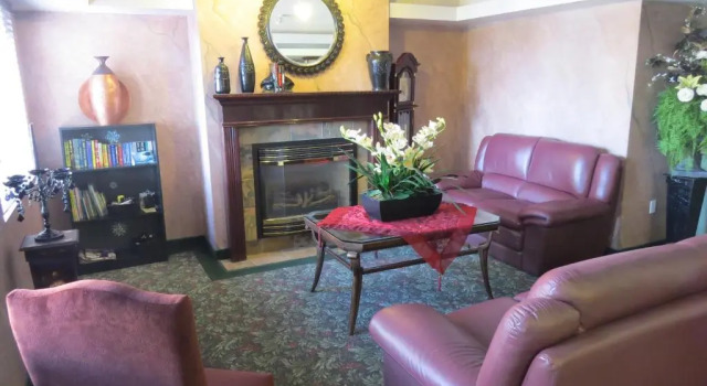 Rocky Inn Express, Prenota Hotel Hotel a Alberta con parcheggio, Parcheggio