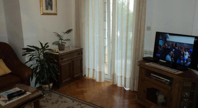 Apartments Deranja