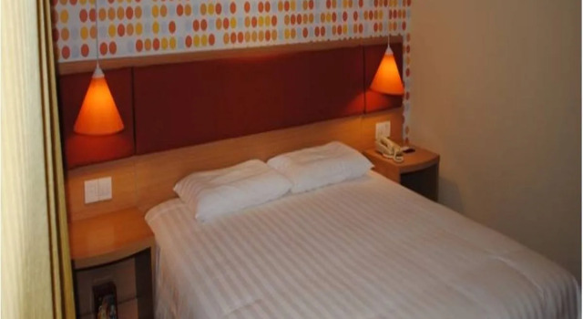 Homeinn Hotel Shanghai Zhongshan West Road, Varaa Hotelli Xuhui 