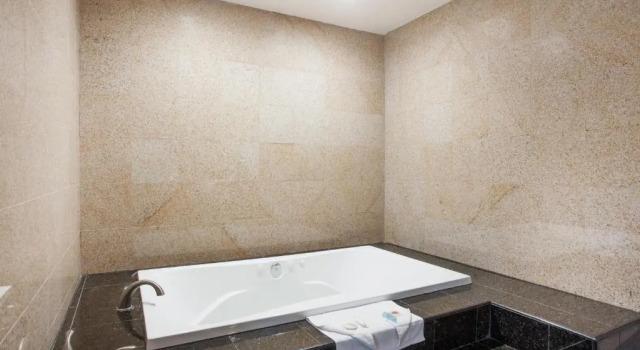 Люкс Express Inn & Suites Ontario Airport