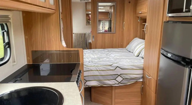 Inviting 4 Berth Caravan in Hebden Bridge, Book Campingplads Camping og glamping i Yorkshire Moors, Campingplads