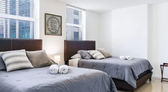 3 BR Apartment Brickell Following Cleaning Guidelines, Rezerwuj Apartament Hotele w Miami Beach z parkingiem, Parking