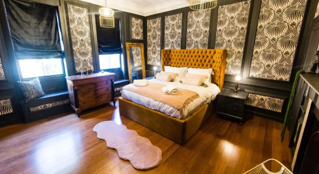 Luxury Travel Emporium YO1 - Exquisite 400 Year Old, City Centre Townhouse, Забронировать Отель Йорк Северный Йоркшир, рядом с Церковь Св. Олафа