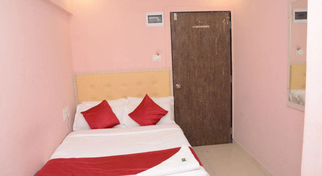 Hotel Sai Leela Grand