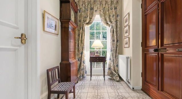 Hampstead Courtyard Escape