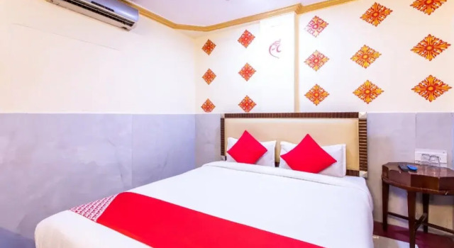Hotel Shreenath Palace By OYO Rooms