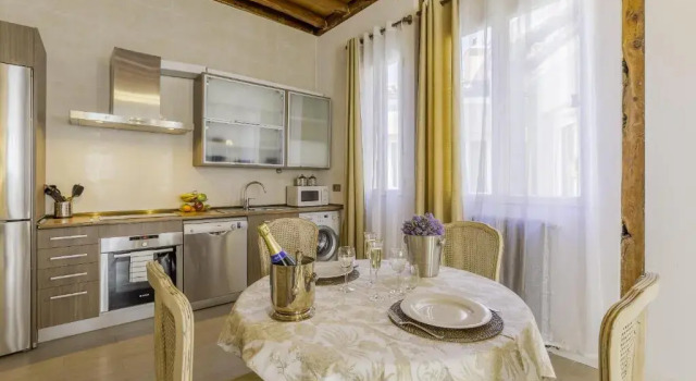 Апартаменты Oriente Palace Apartments