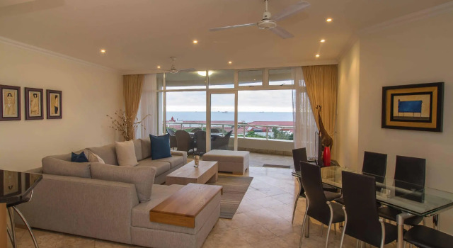 203 Oyster Quays - by Stay in Umhlanga, Забронировать Отель Бизнес-отели Умхланга, рядом с Маяк Умхланга, 4* 5*