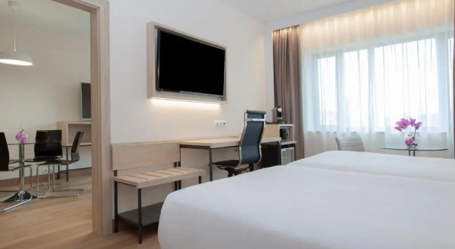 Семейный полулюкс Hotel Puerta de Bilbao