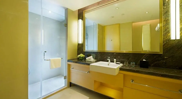 Номер Premium Holiday Inn Haikou West Coast by IHG