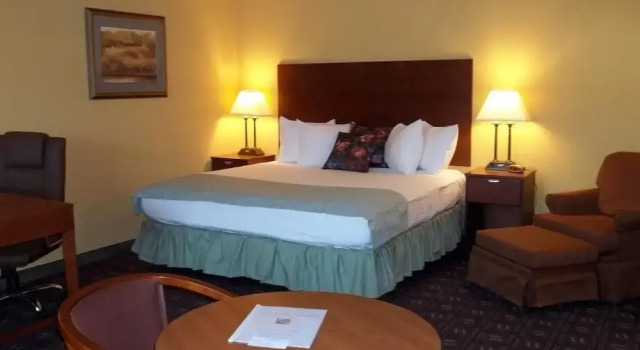Southern Inns And Suites now offering RV Spaces for rent, Reserva ahora Hotel Yorktown Texas