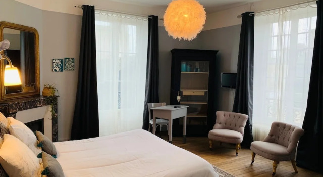 Номер Luxury Le 14 St Michel