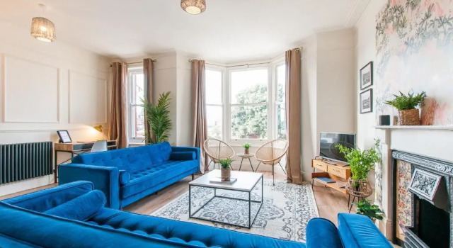 Апартаменты Queen Palm Apartment - Margate - 3 mins walk to beach