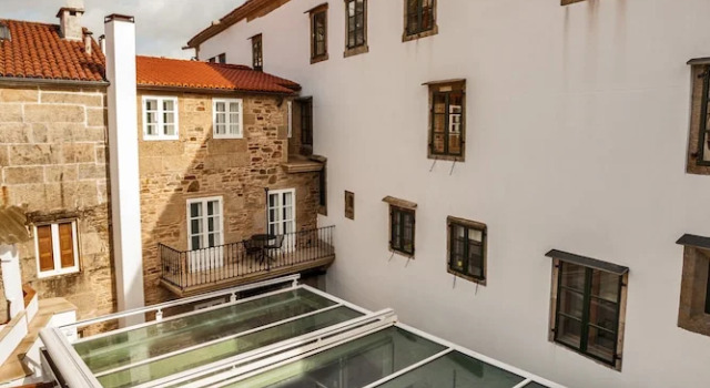 Трёхместный семейный номер Standard с видом на внутренний двор Hotel Plaza Obradoiro by Bossh! Hotels