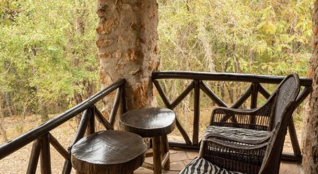 Коттедж Deluxe Sable Mountain Lodge, A Tent with a View Safaris