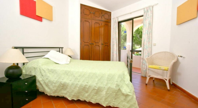 Коттедж Modern Holiday Home in Quarteira With Swimming Pool