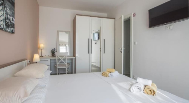 Adriatic Pearl, Varaa Lomakoti Hotellit Split-Dalmatia pysäköinnillä, Pysäköinti