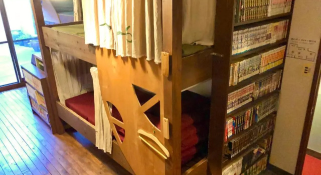 Кровать в общем номере Onomichi Guest House Anago-no-Nedoko